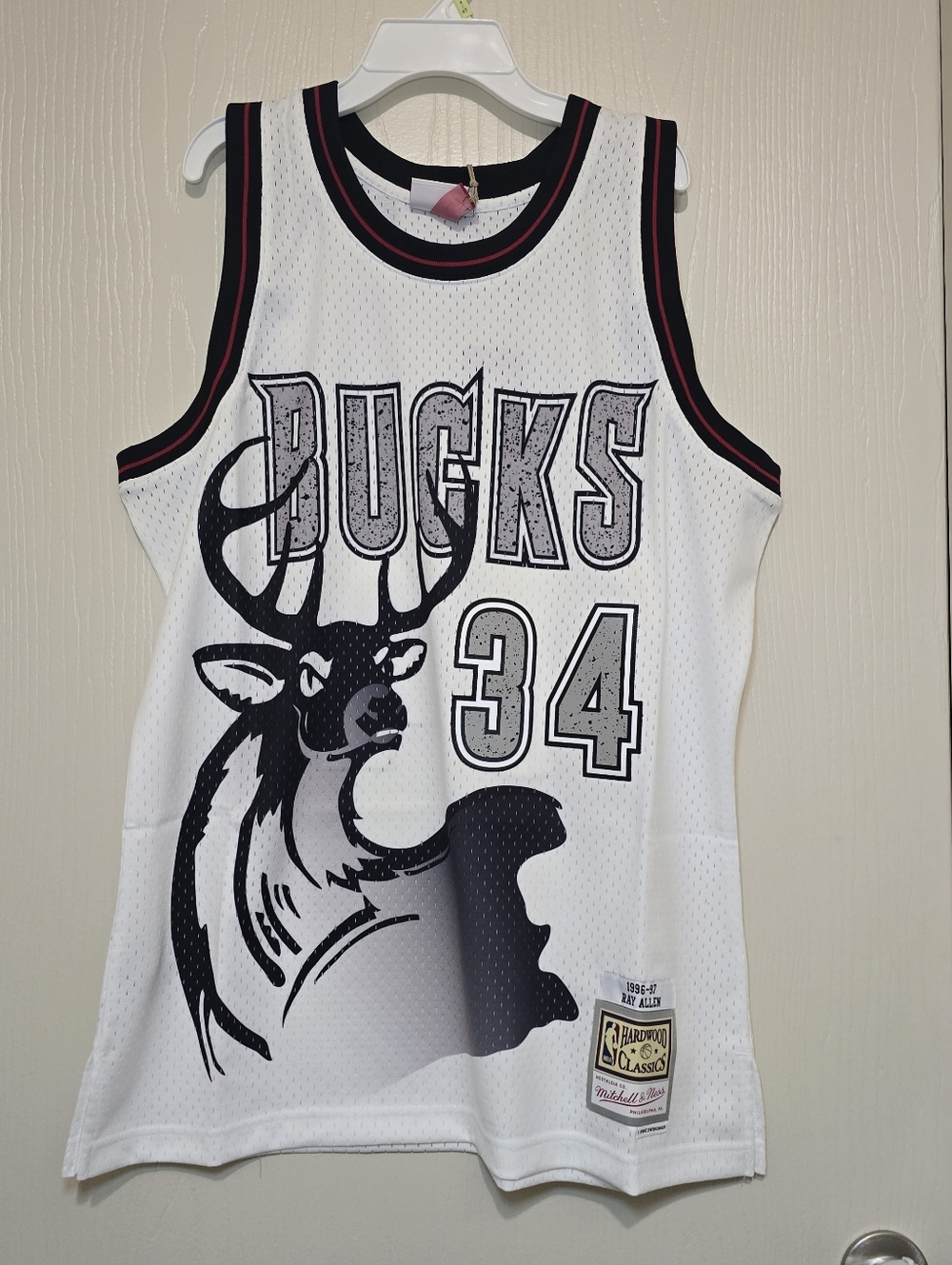 M&N Authentic Ray Allen Milwaukee Bucks White 1996-97 Jersey Size Large‎ NWT